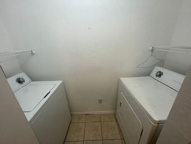Foto del edificio - ANNUAL RENTAL - IBIS CLUB- 2 BED 2 BATH