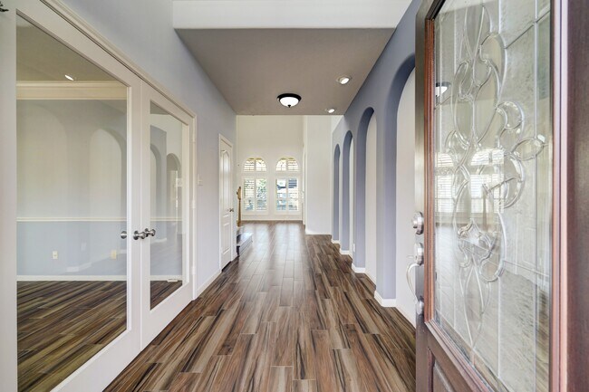 Foto del edificio - 20523 Riverside Pines Dr