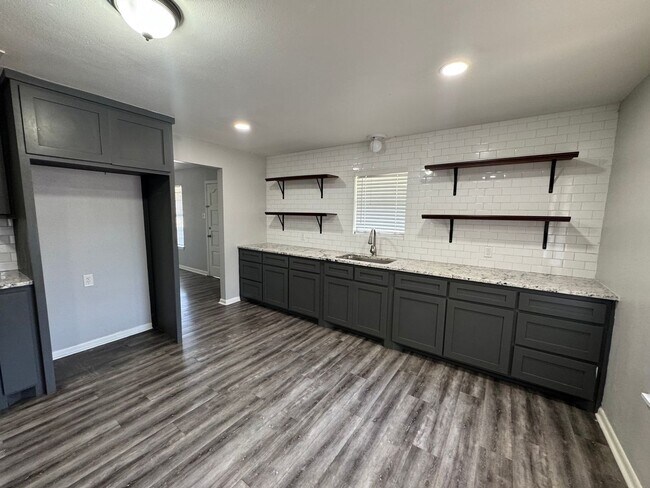 Foto del edificio - Updated 2 bedroom