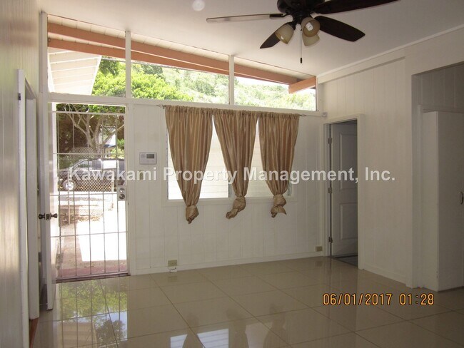 Foto del edificio - Clean, Conveniently Located, Hidden Gem, P...