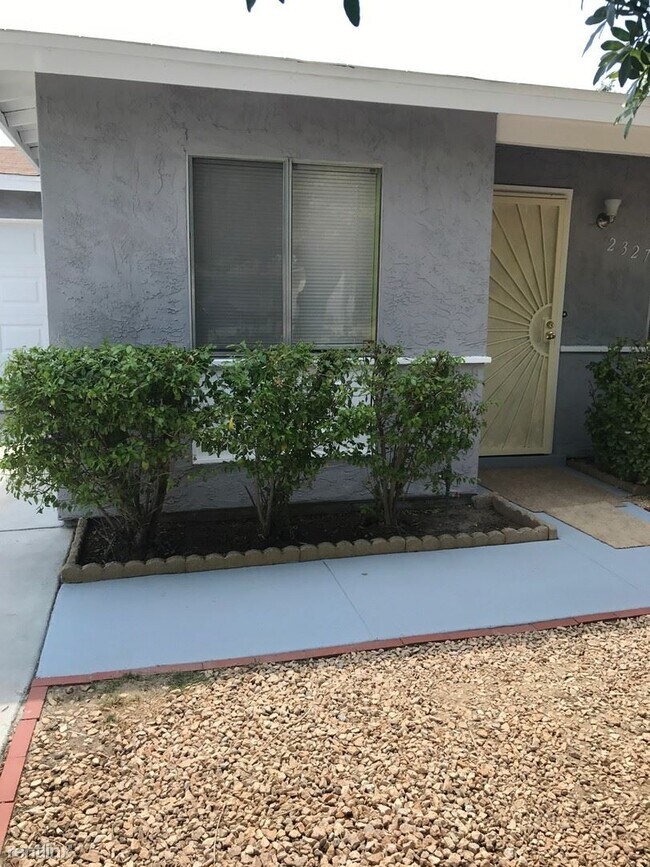 Foto del edificio - 2 br, 1 bath House - 2327 Callao Ct