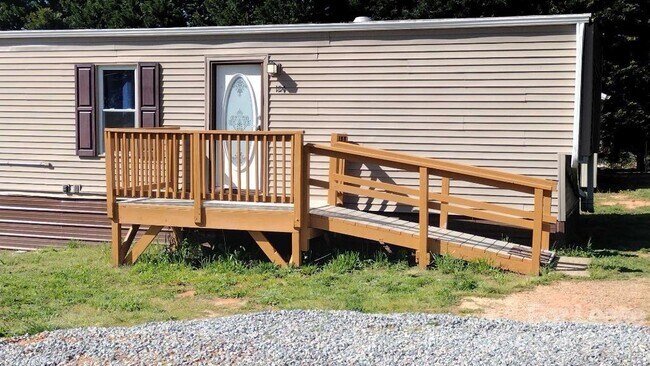 Building Photo - 124 Cove View Dr