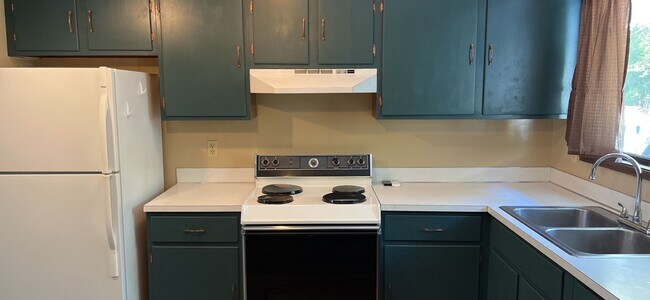 Foto del edificio - Pinecrest Fourplex