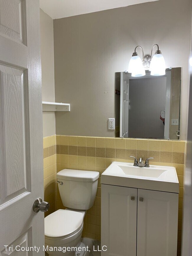 Building Photo - 5 br, 2 bath House - 12000 NE Morris St