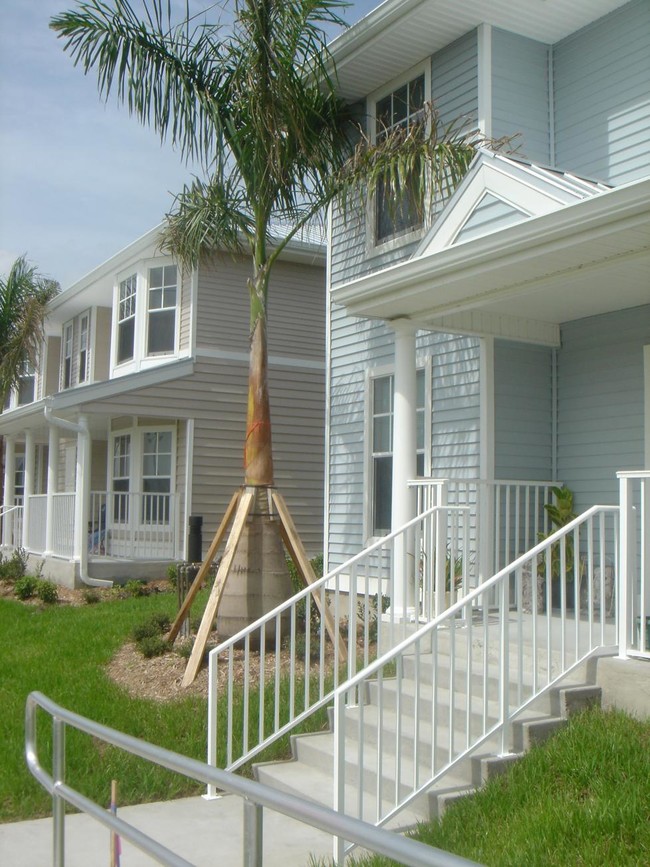 Foto del edificio - Gulf Breeze Apartment Homes