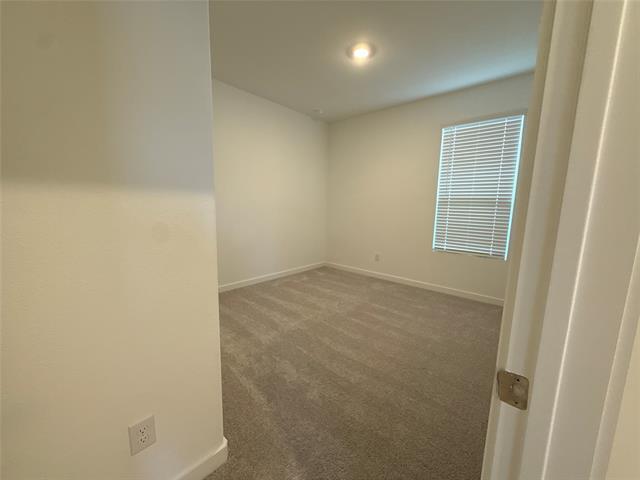 Building Photo - 928 Sugarberry St