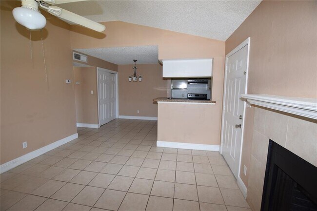 Foto del edificio - 5540 Devonbriar Way