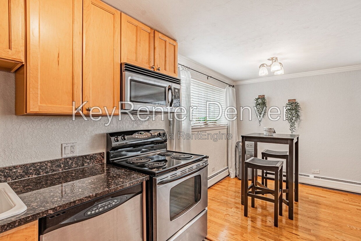 Photo - 1151 Marion Street