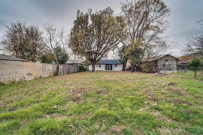 Photo - 2110 Aggie Dr House