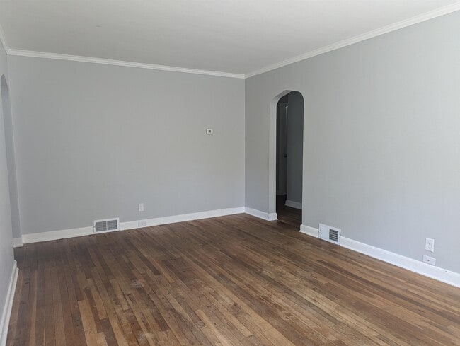 Building Photo - 2403 Custer Ave