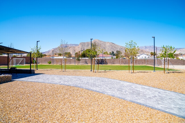 Foto del edificio - 4375 N Fort Apache Rd