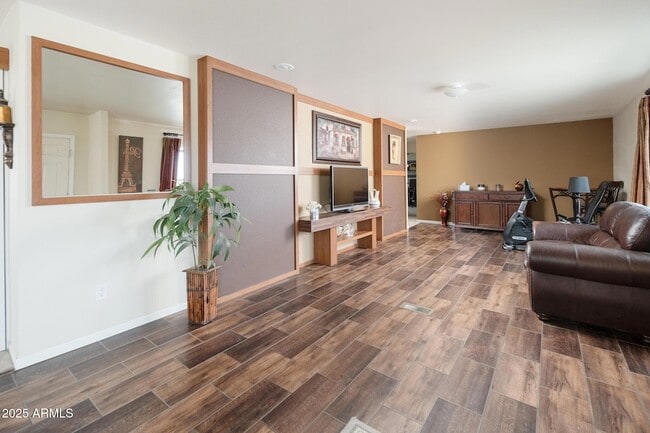 Building Photo - 12011 S 222nd Ave