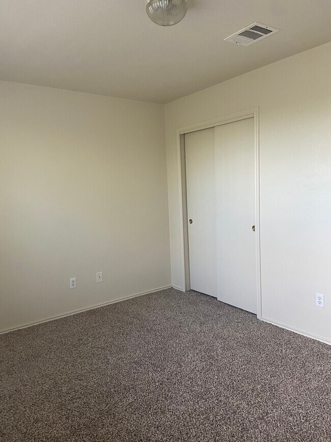 Building Photo - 17720 Golden Valley Dr