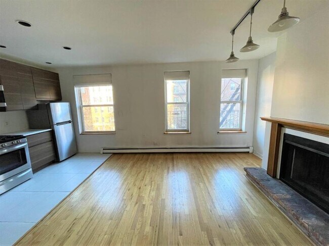 Foto del edificio - 2 bedroom in Brooklyn NY 11238
