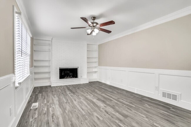 Building Photo - 491 Cricket Hill Trl