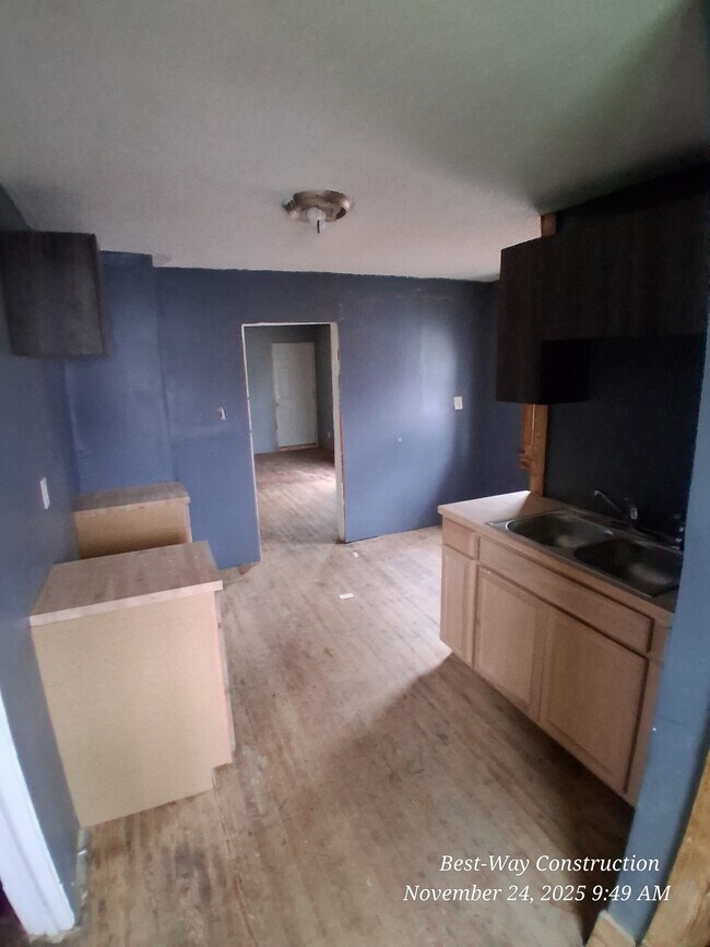 Building Photo - 2057 N Charles St