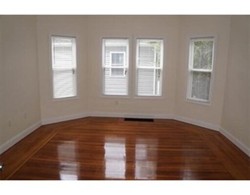 Foto del edificio - 755 Truman Pkwy
