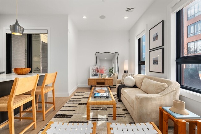 Building Photo - 39 A St