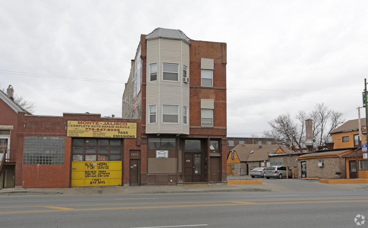 Foto principal - 3613 S Archer Ave