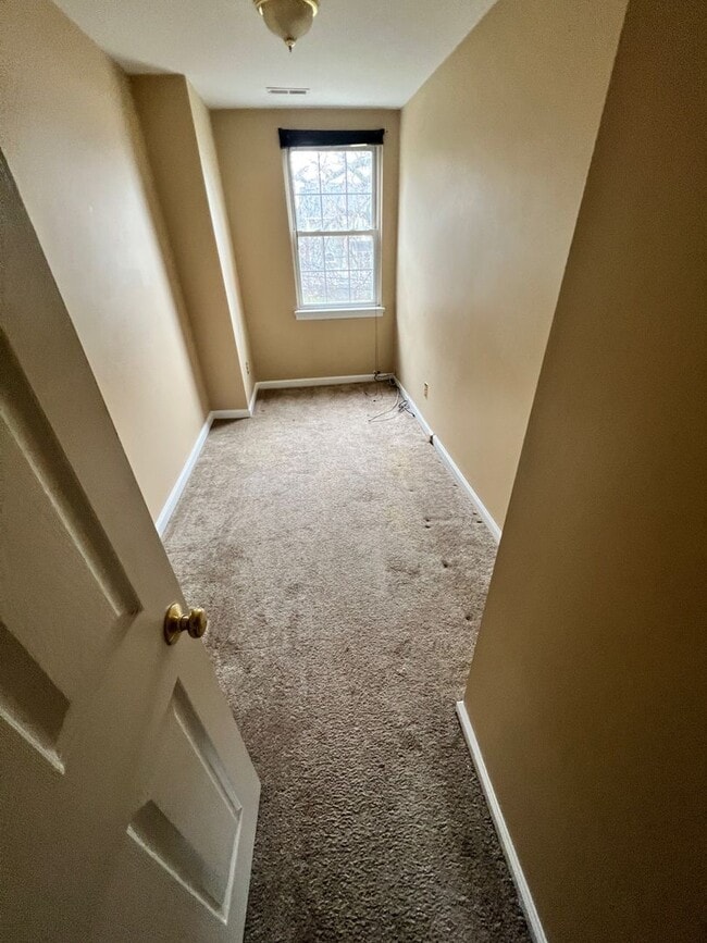 Foto del edificio - Classic 3 Bedroom with Washer/Dryer | Ches...