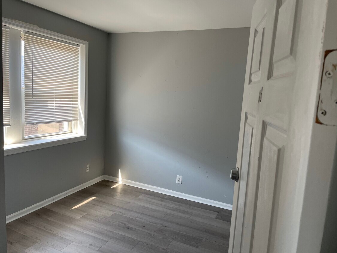 Foto principal - 4703 Penn St