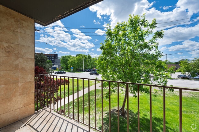Standard 2BR, 1BA - 900SF - Balcony - Gopher Commons 1701