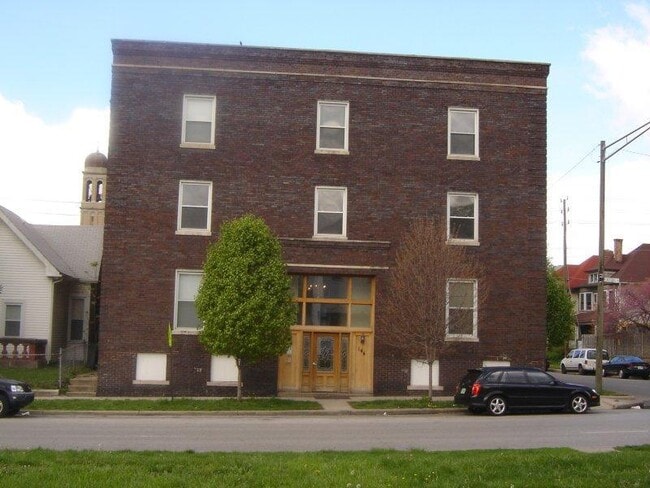 Building Photo - 144 N Arsenal Ave