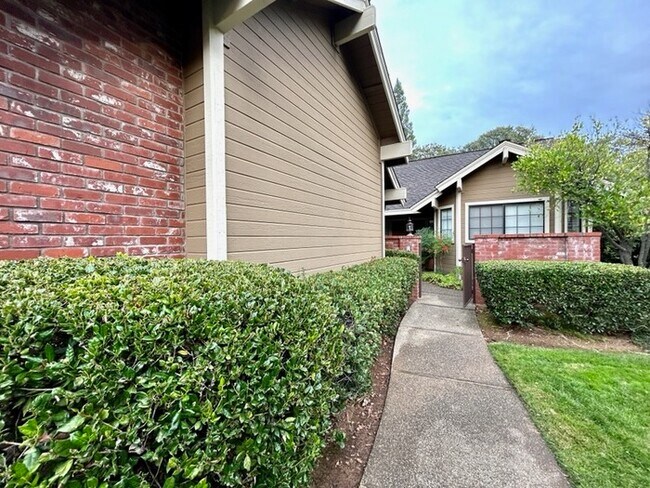 Building Photo - Gorgeous home located in Folsom!
