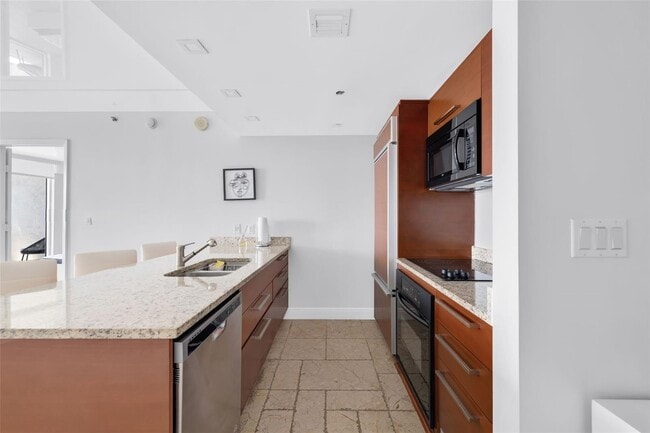 Building Photo - 1800 S Ocean Dr