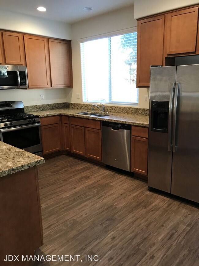 Foto del edificio - 3150-3170 Bancroft Dr