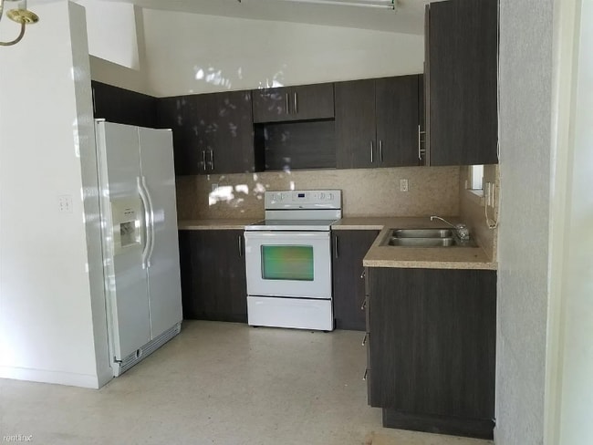 Foto del edificio - 7521 NW 3rd Ave