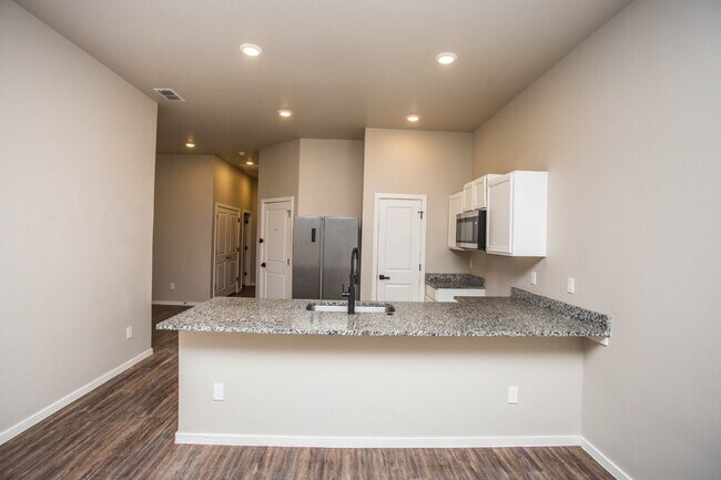 Foto del edificio - Modern 3/2/1 Duplex!