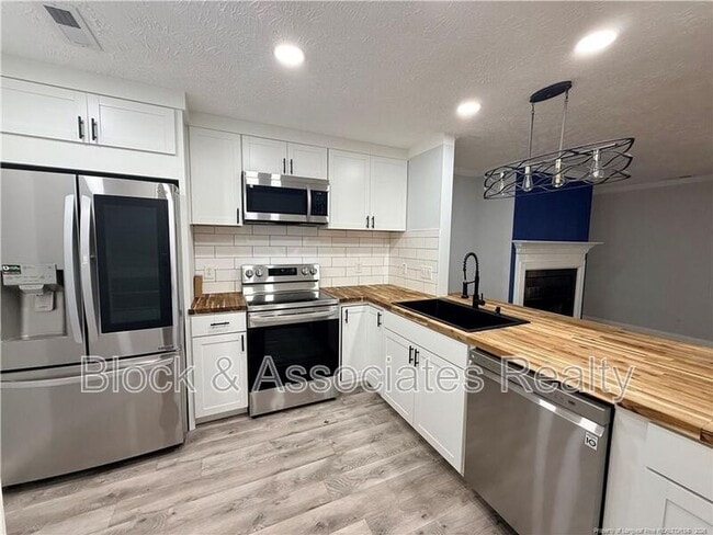 Foto del edificio - 392 Bubble Creek Ct