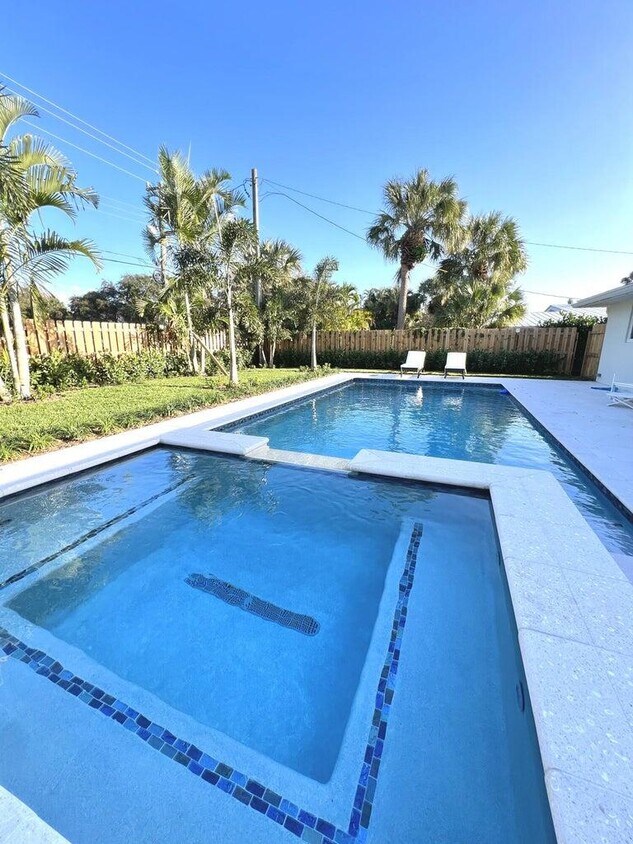 Foto principal - 744 Eastwind Dr