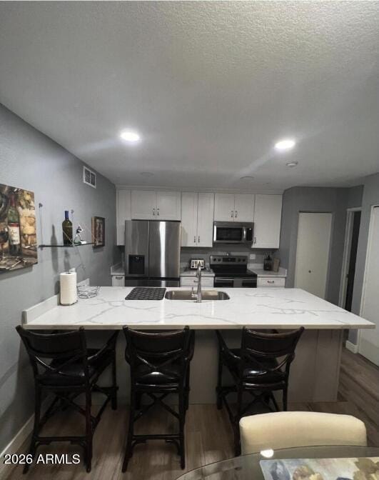 Foto del edificio - 7777 E Main St