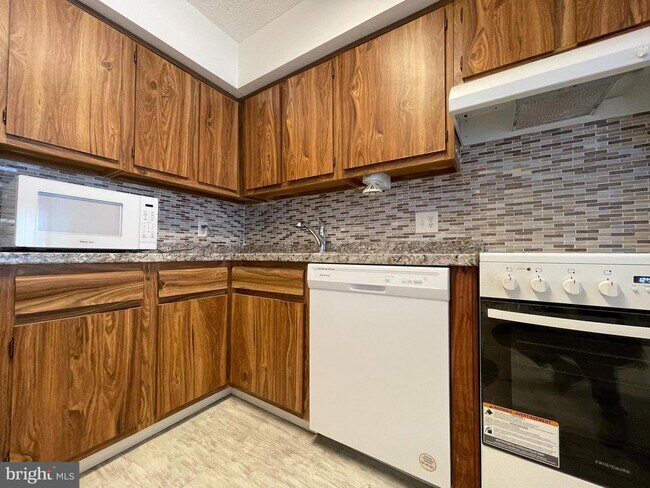 Foto del edificio - 2921 N Leisure World Blvd