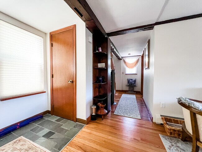 Building Photo - 4 Shawsheen Rd