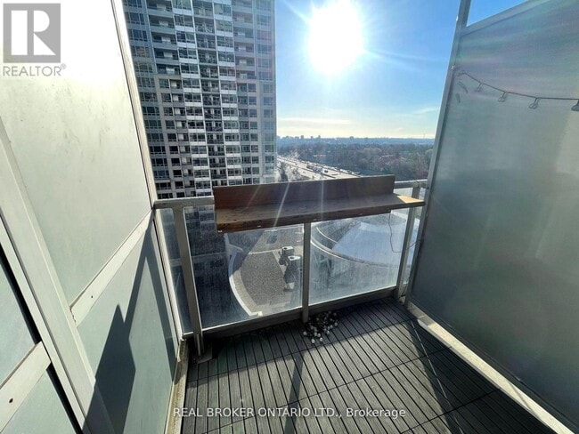 Photo du bâtiment - 407-1-1001 Rean Dr