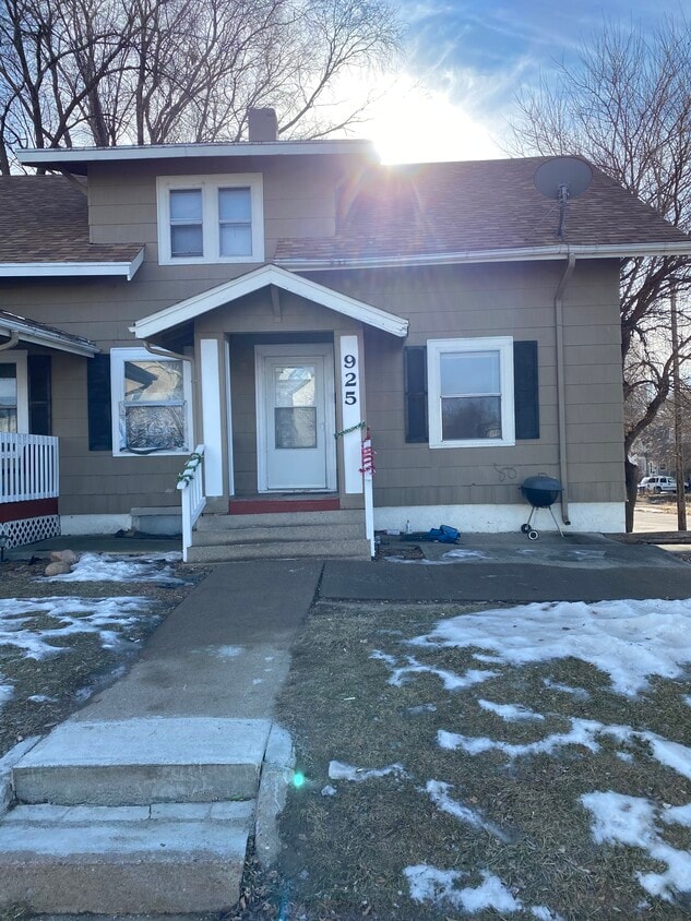 Primary Photo - 925 W 12th St