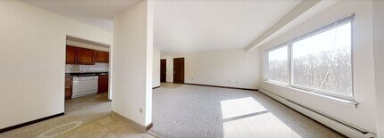Building Photo - 12A-380 Sunderland Rd
