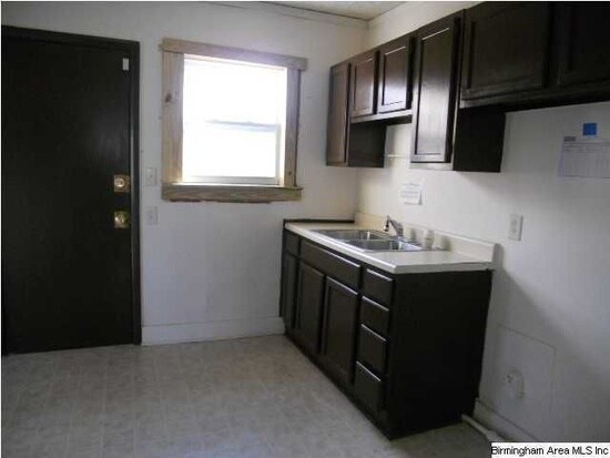 Foto del edificio - 1565 Meadow Ct