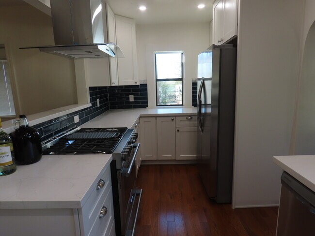Building Photo - 277 N Kellner Ave