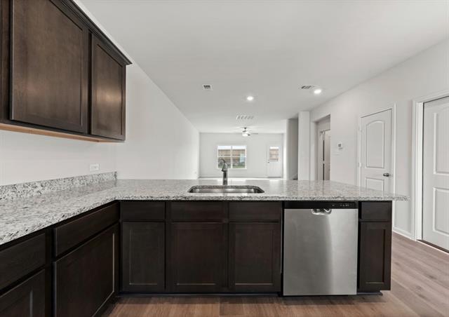 Foto del edificio - 932 Crimson Wolf Rd