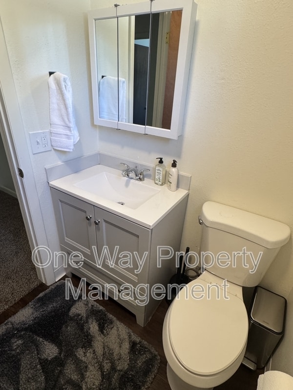 Building Photo - 2423 W 27th St