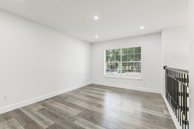 Foto del edificio - 6 Maple Branch St