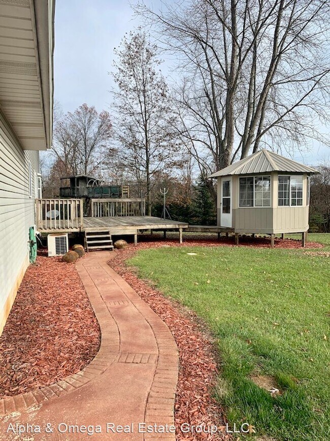 Building Photo - 3147 Maple Ridge Rd
