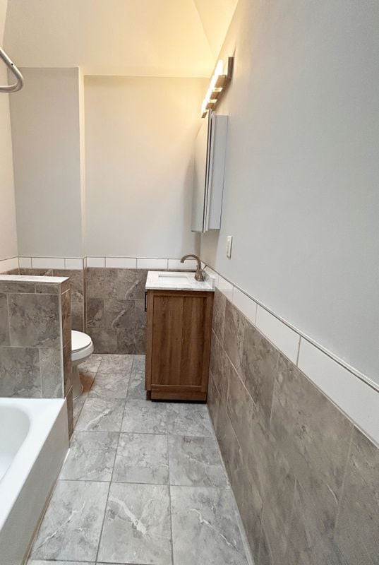 Foto del edificio - 6223 Hazel Ave