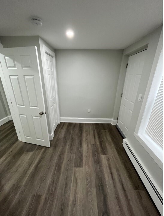 Foto del edificio - 351 E 8th St