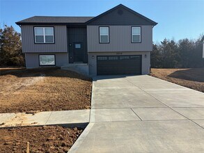 Building Photo - 28718 Woodland Heights Dr