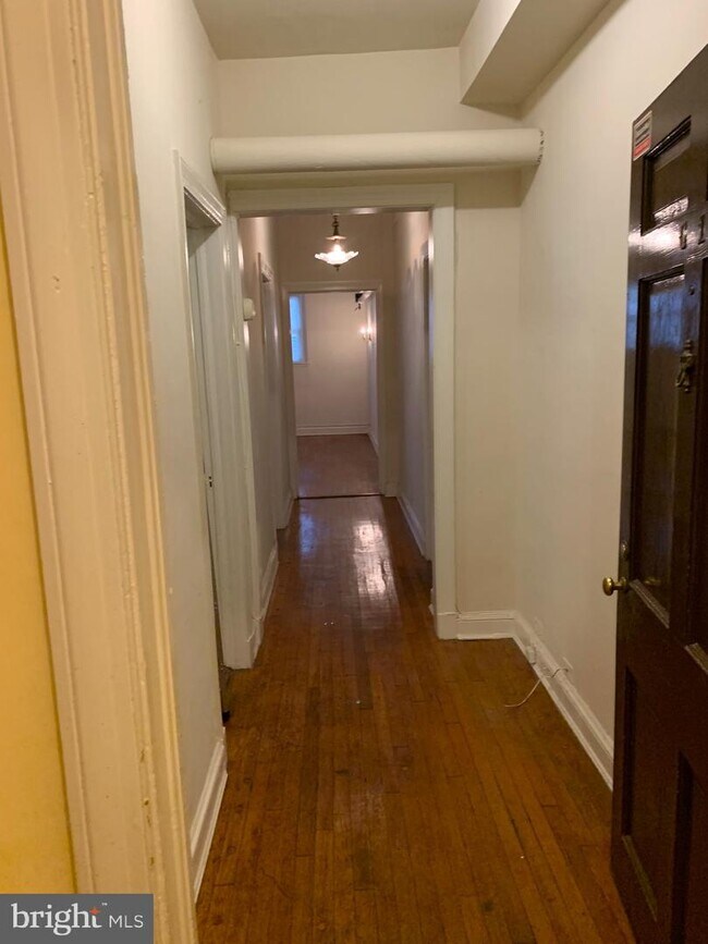 Foto del edificio - 300A E University Pkwy